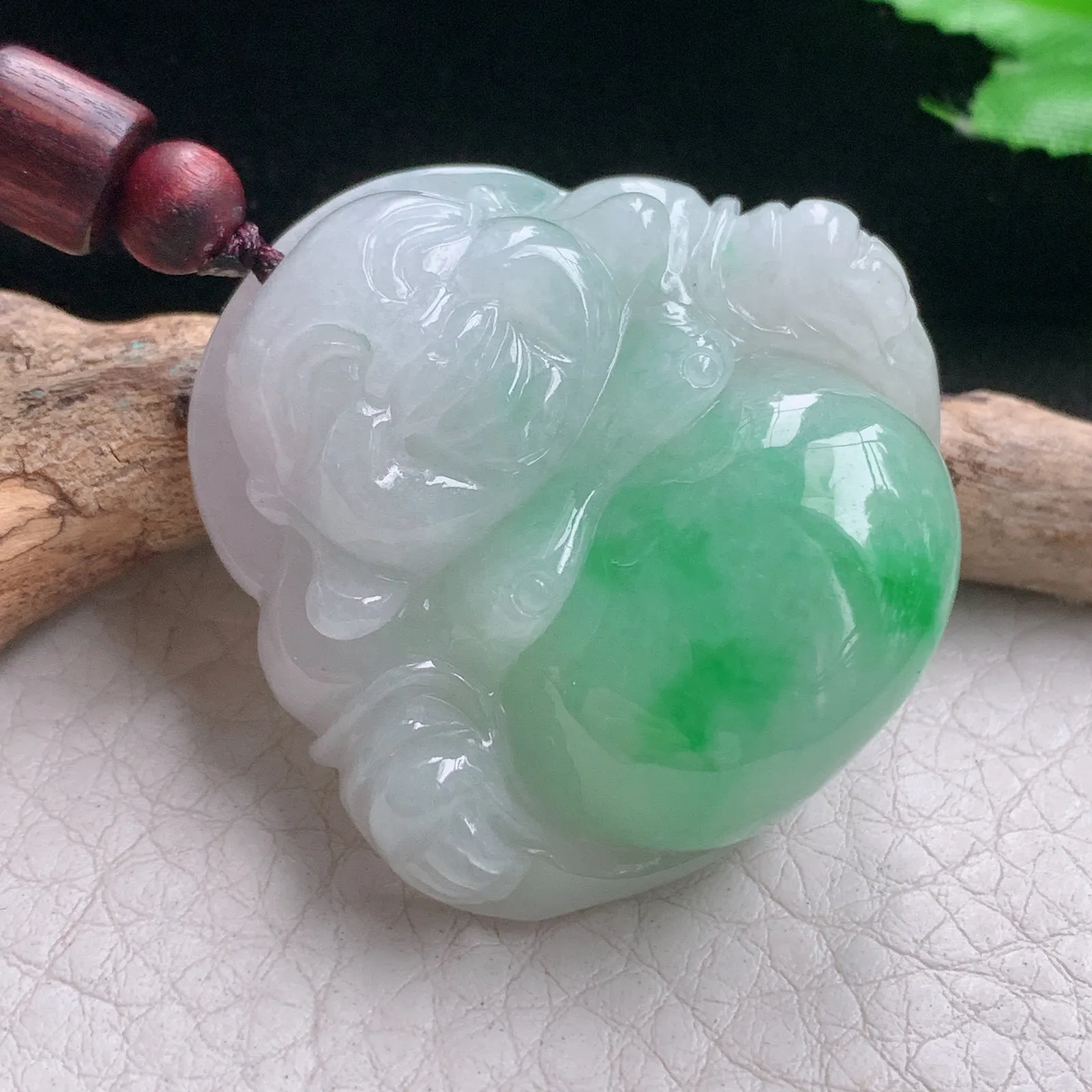 zen自然光37.5*39*12.5天然缅甸翡翠A货冰飘阳绿饱满大佛公 开心佛玉吊坠