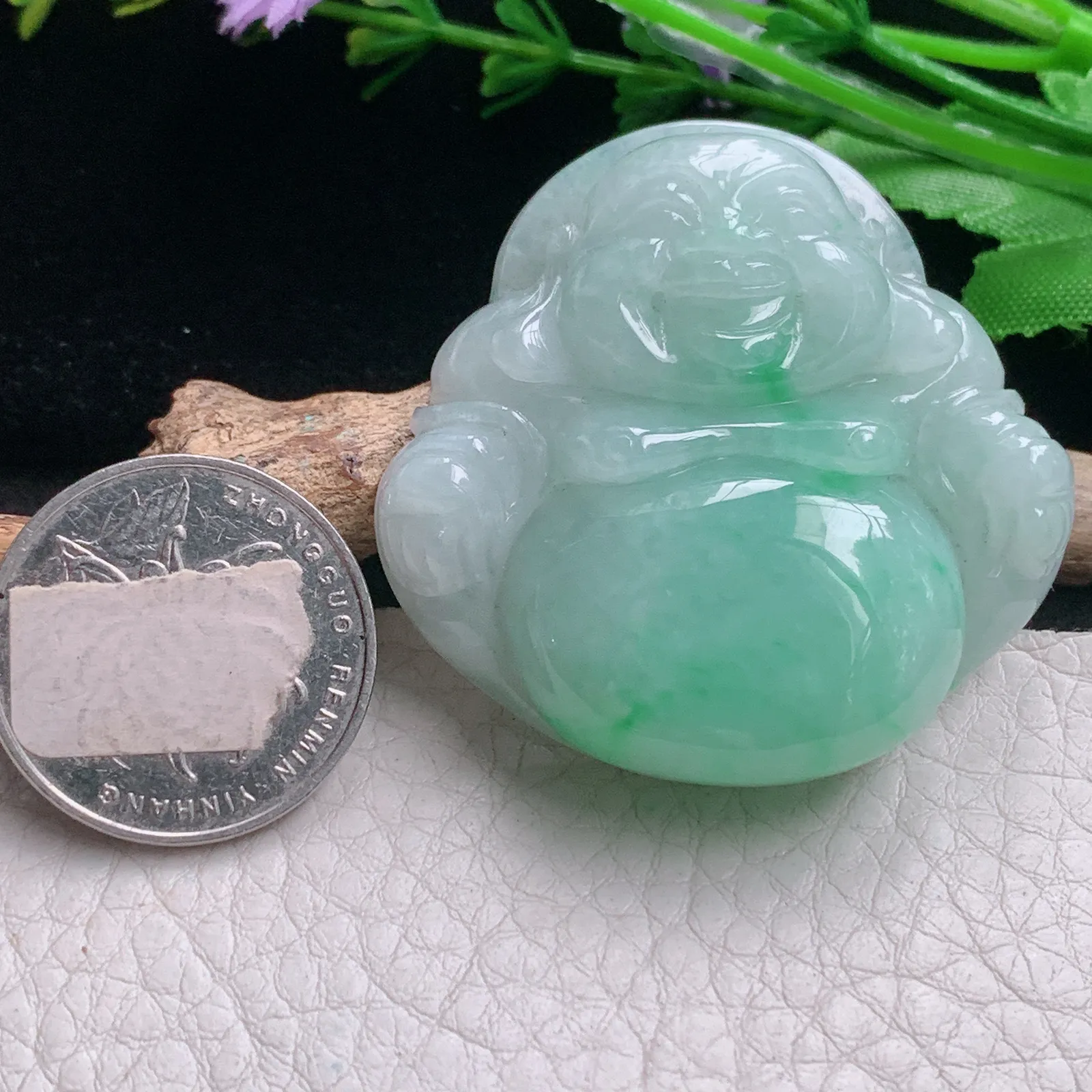 zen自然光45*46.5*12.3天然缅甸翡翠A货飘绿大佛公 开心佛玉吊坠