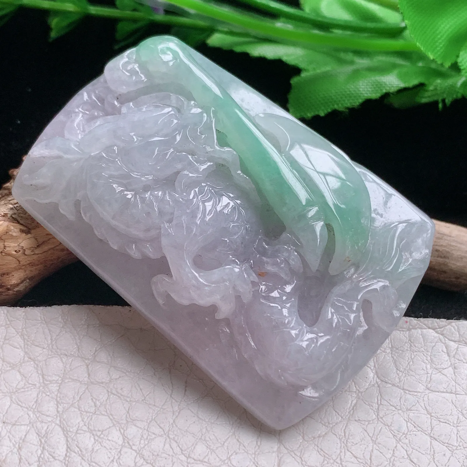 zen自然光52.8*37.2*10.2天然缅甸翡翠双彩府上有龙玉吊坠