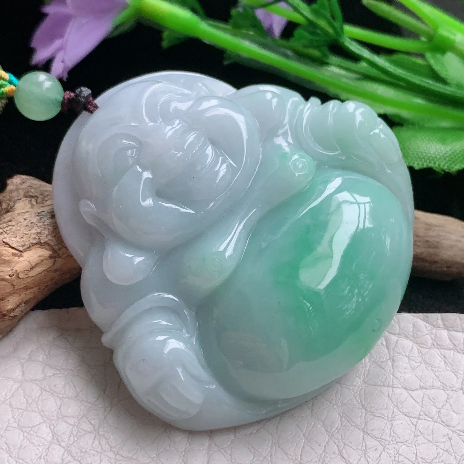 zen自然光49.5*51.5*12.3天然缅甸翡翠A货飘绿大佛公 开心佛玉吊坠 毛衣坠