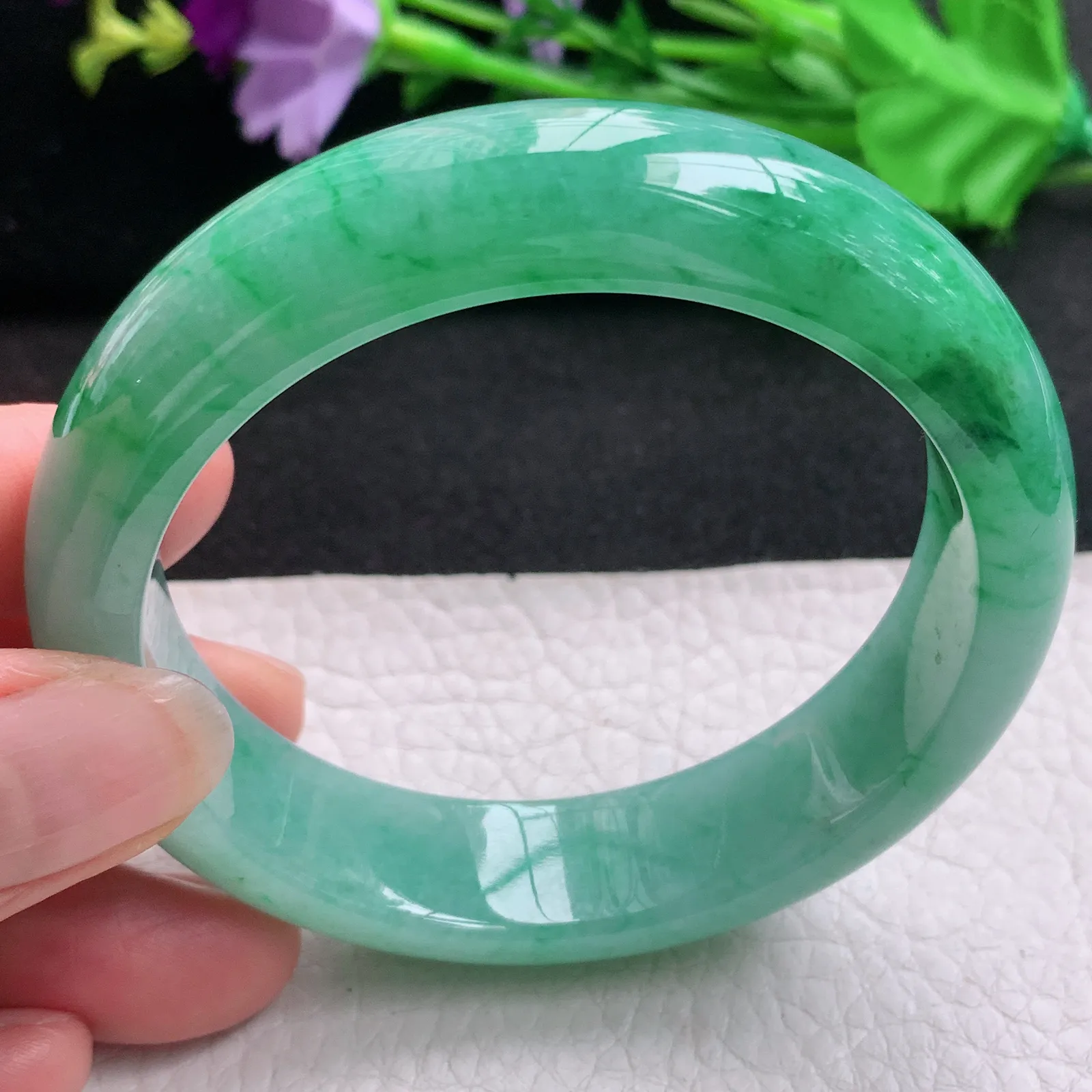 ss实拍57*14.8*8.2mm天然缅甸翡翠A货玉手镯辣绿水润宽边正圈平安镯