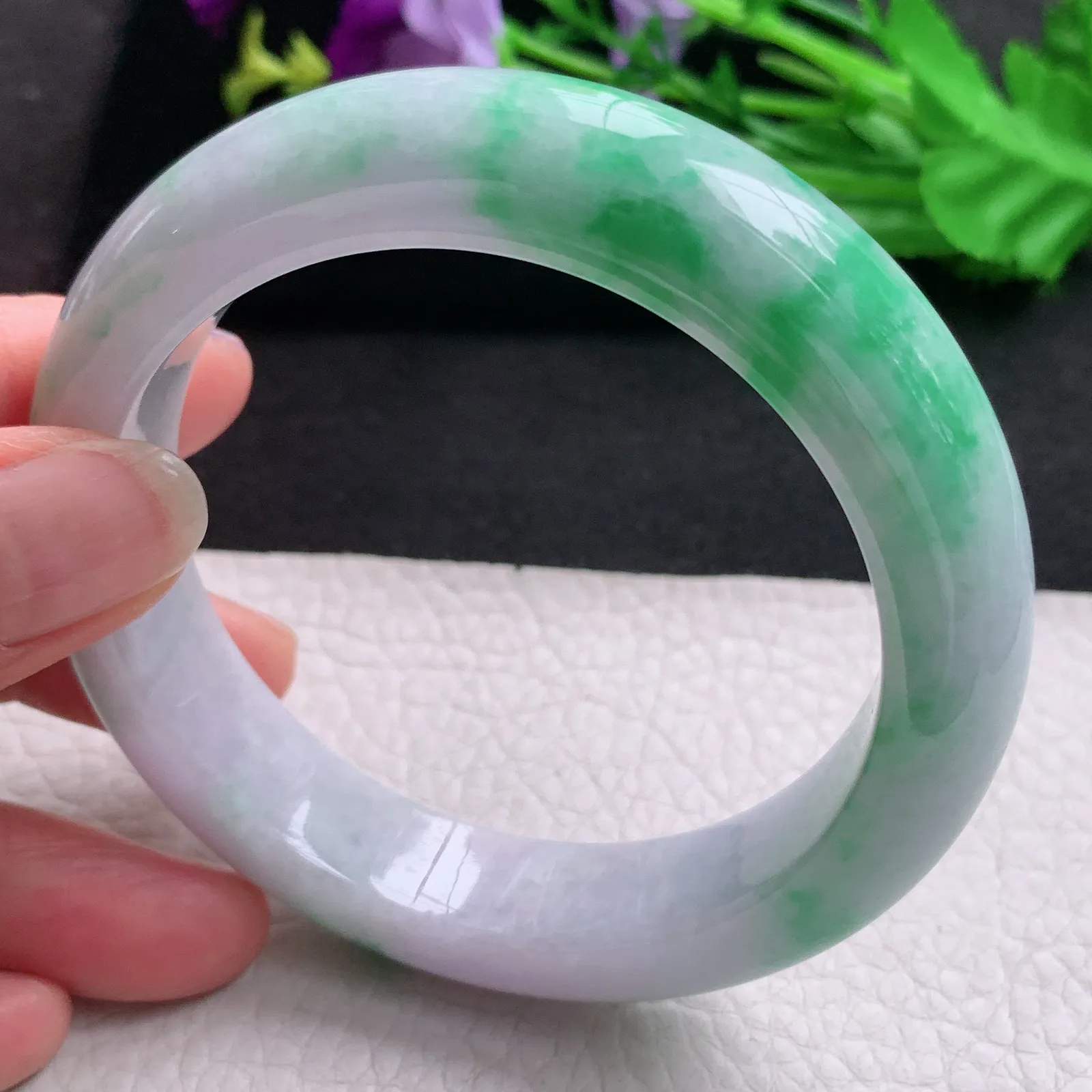 hh大圈口59.8*14.3*10mm天然缅甸翡翠A货玉手镯白底青厚装宽边正圈平安镯