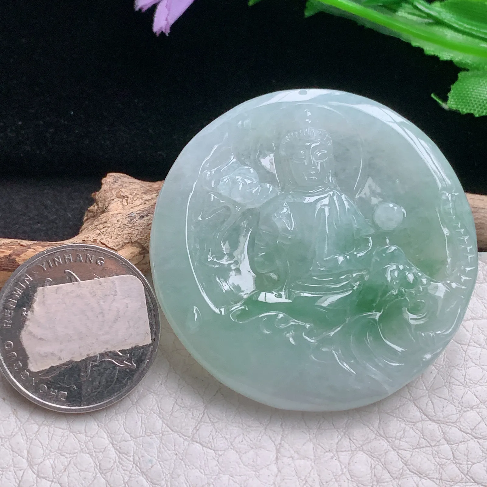 zen自然光49.3*6.8天然缅甸翡翠A货飘花持莲观音 玉观音玉吊坠