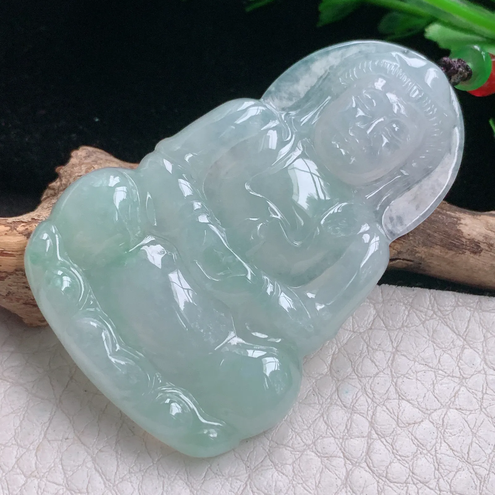 zen自然光56.8*36.8*5.6天然缅甸翡翠A货晴绿正庄观音 玉观音玉吊坠