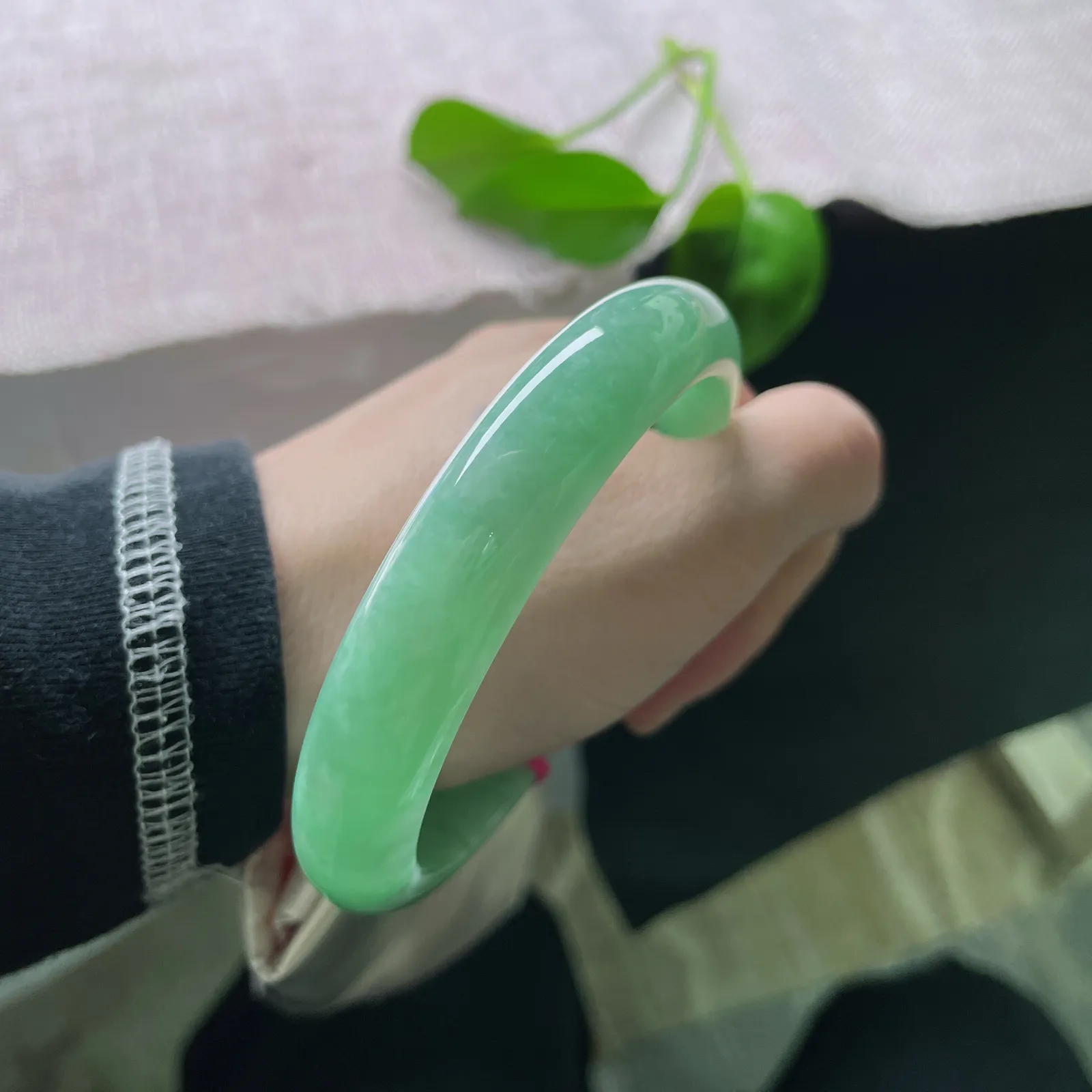 63.4/12.8/8.3果绿正圈，水润，大圈口，色系甜美，优雅大方