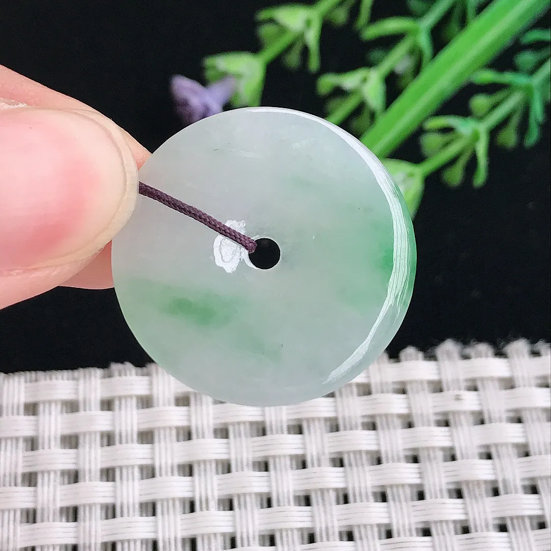 实拍A货翡翠25.8/3.2老坑冰润飘绿平安扣吊坠正装翡翠玉扣挂件