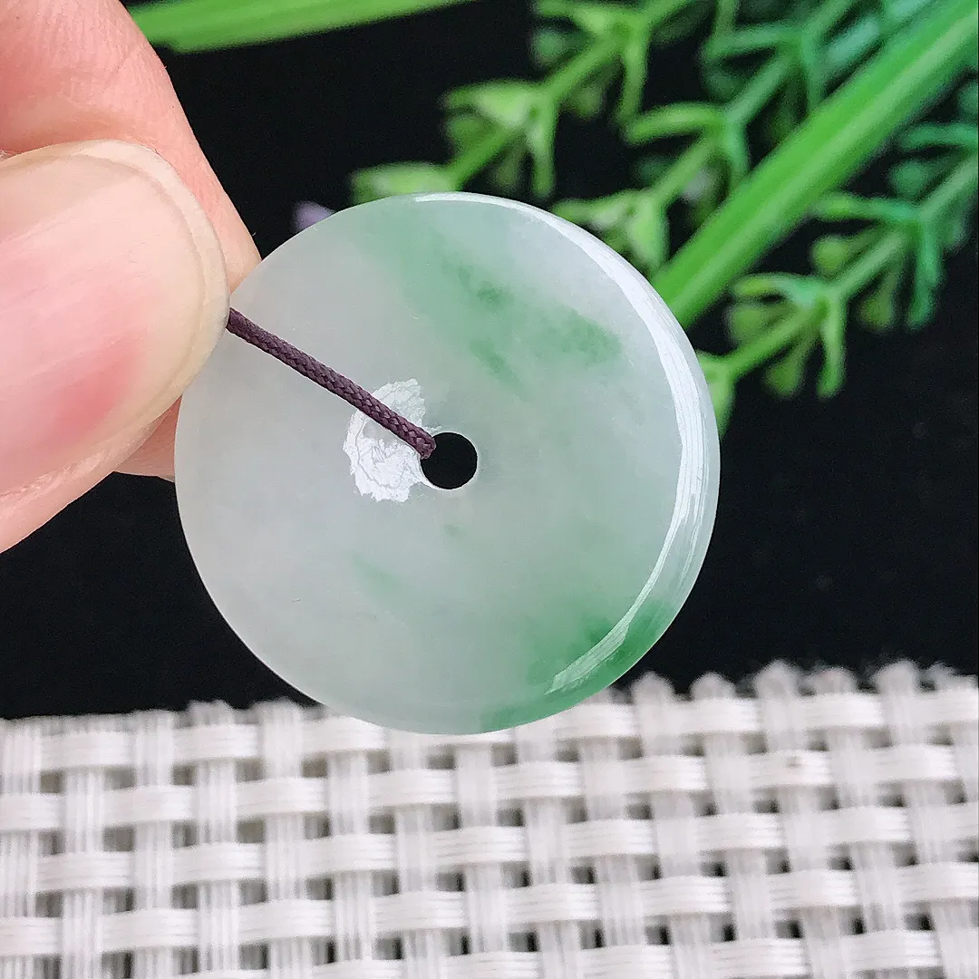 实拍A货翡翠25.8/3.2老坑冰润飘绿平安扣吊坠正装翡翠玉扣挂件