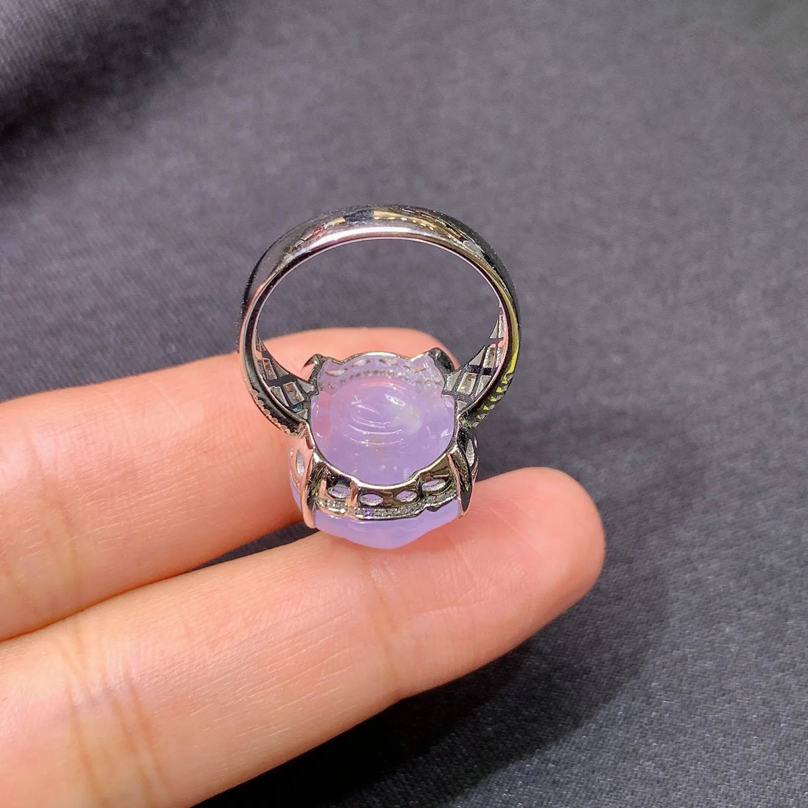 紫罗兰貔貅戒指，18k金钻镶嵌，温润细腻，色泽鲜艳，Tl圈口15裸石尺寸15.8*14.6*6.9