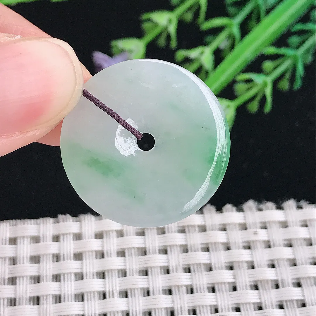 实拍A货翡翠25.8/3.2老坑冰润飘绿平安扣吊坠正装翡翠玉扣挂件