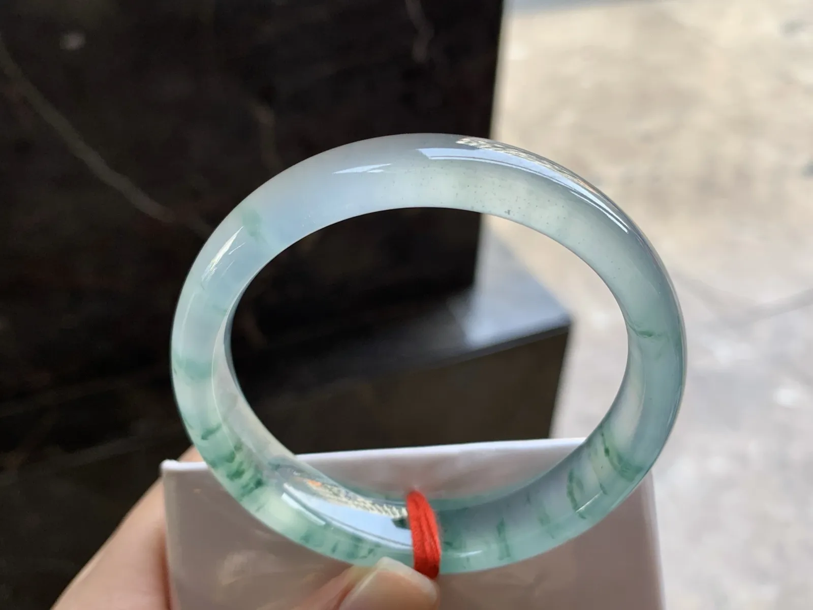 55-13.4-7.5

高冰蓝花手镯^_^透亮