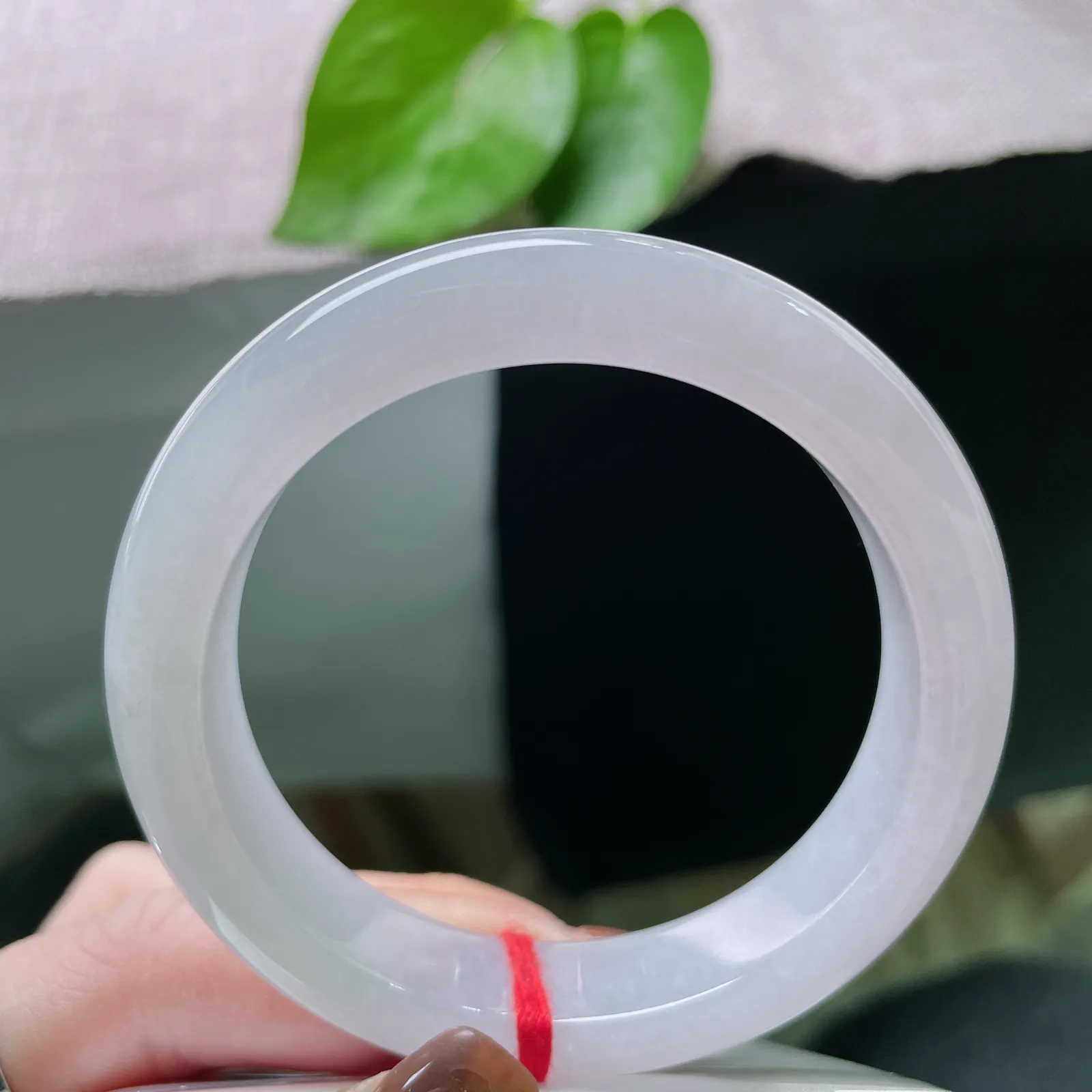 53.2/12.3/8.5，冰紫正圈，紫气东来承祥瑞，满圈柔紫裹着冰润胶质，玉质莹润