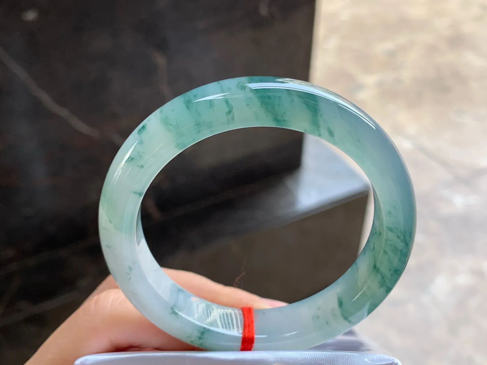 54-12.5-8.7

冰蓝花手镯^_^飘花灵韵