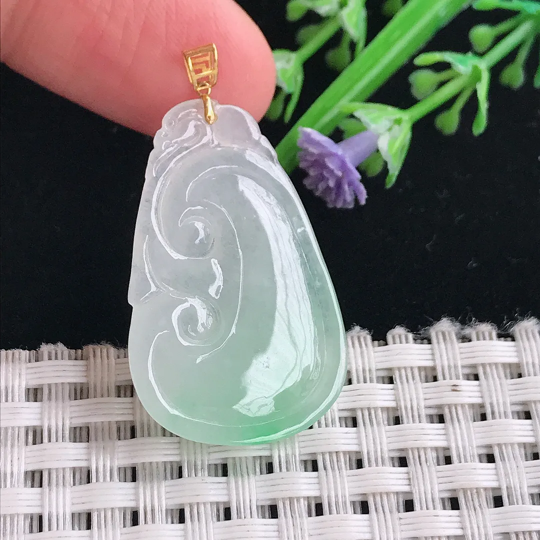 实拍A货翡翠32.2/20.1/4.5老坑18k金镶嵌冰润飘绿如意吊坠翡翠挂件