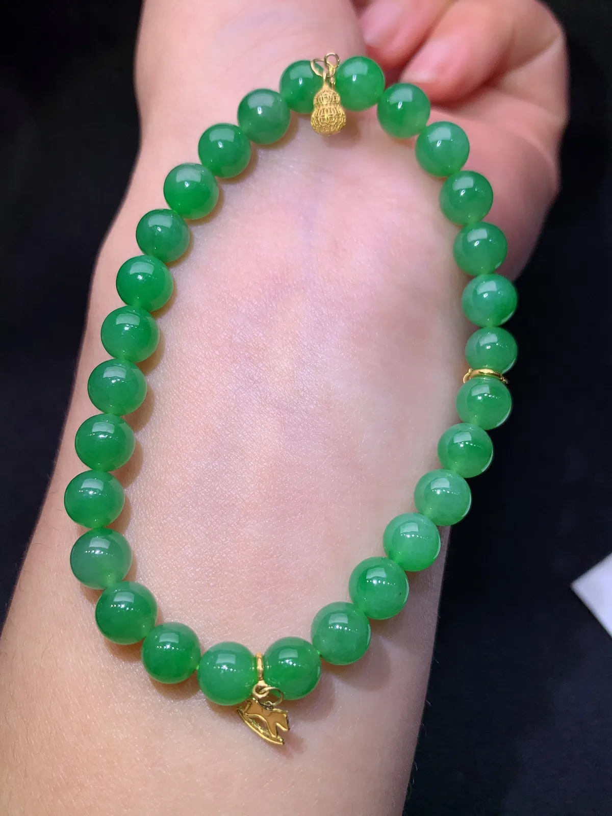 翠绿圆珠手串，手链，冰润色阳，玉质细腻，种水足，Be 直径6.1