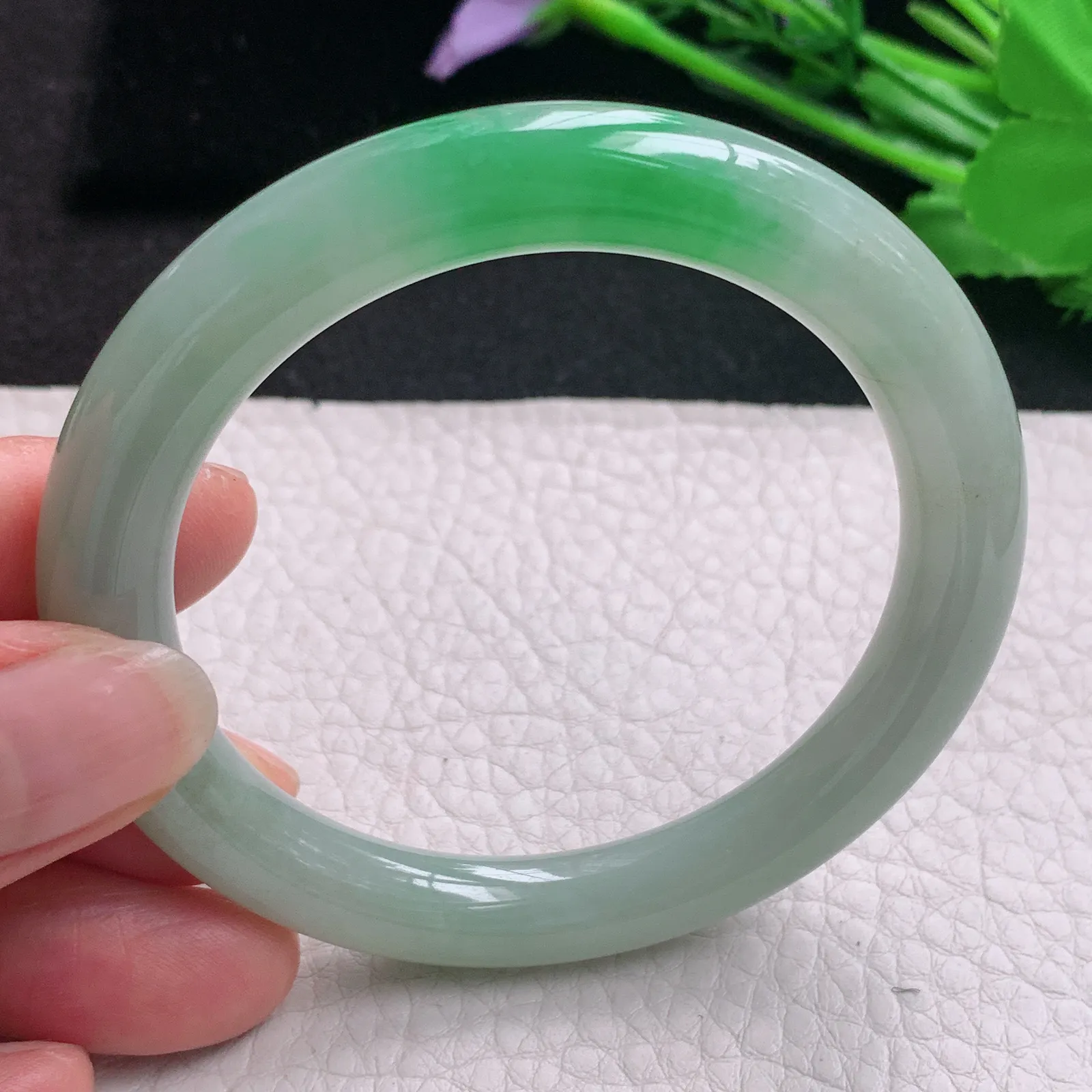 mq实拍55*9*9.5叮当镯 天然缅甸翡翠A货玉手镯飘绿水润圆条美人镯