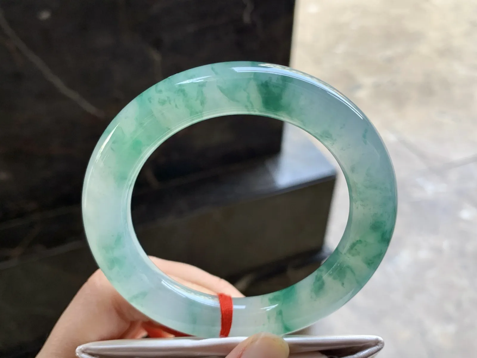 55.5-11.6

绿花圆条手镯^_^起光 飘花好看