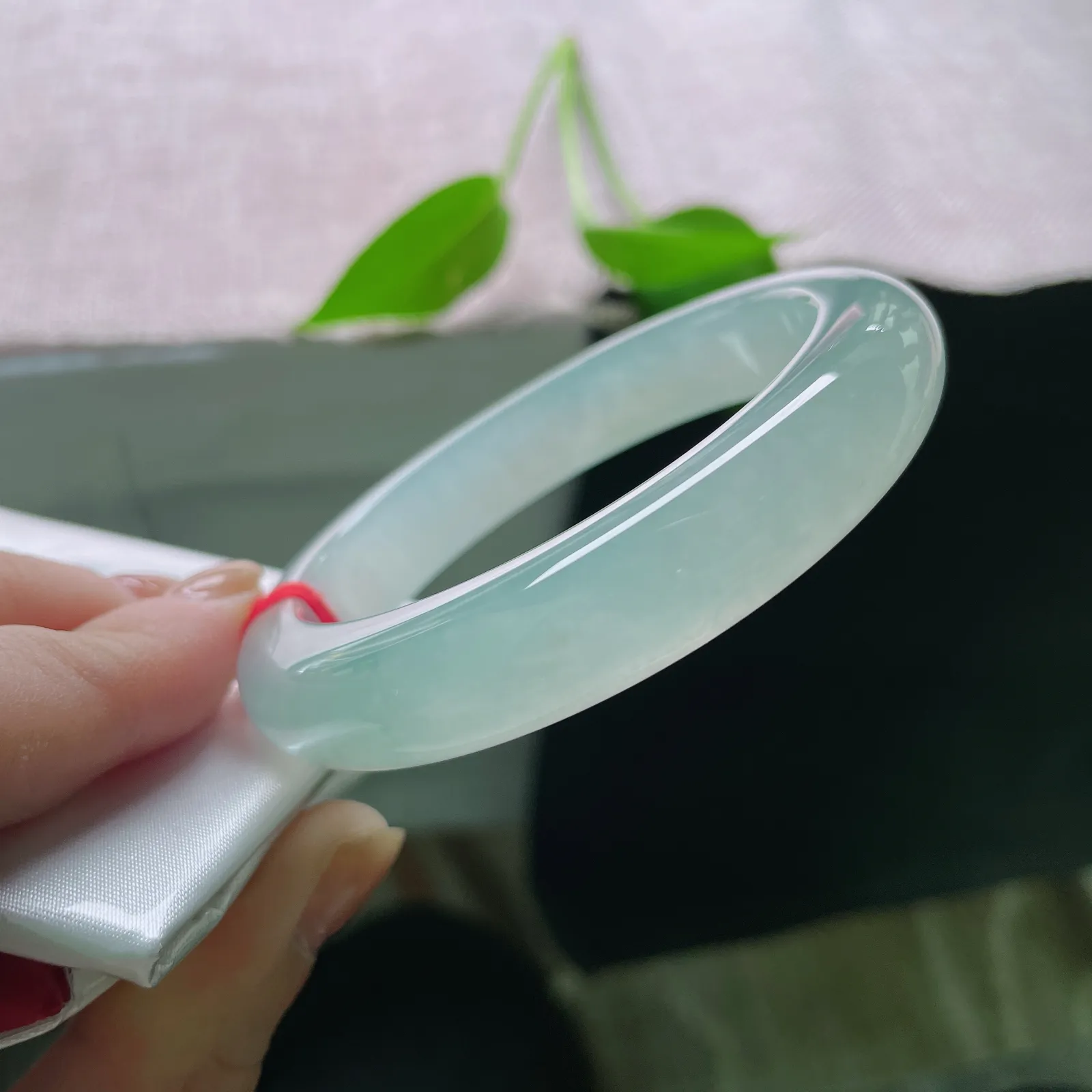 56.9/12.2/9.3冰晴底正圈，冰润，胶感，一婉清澈，婉间的温柔