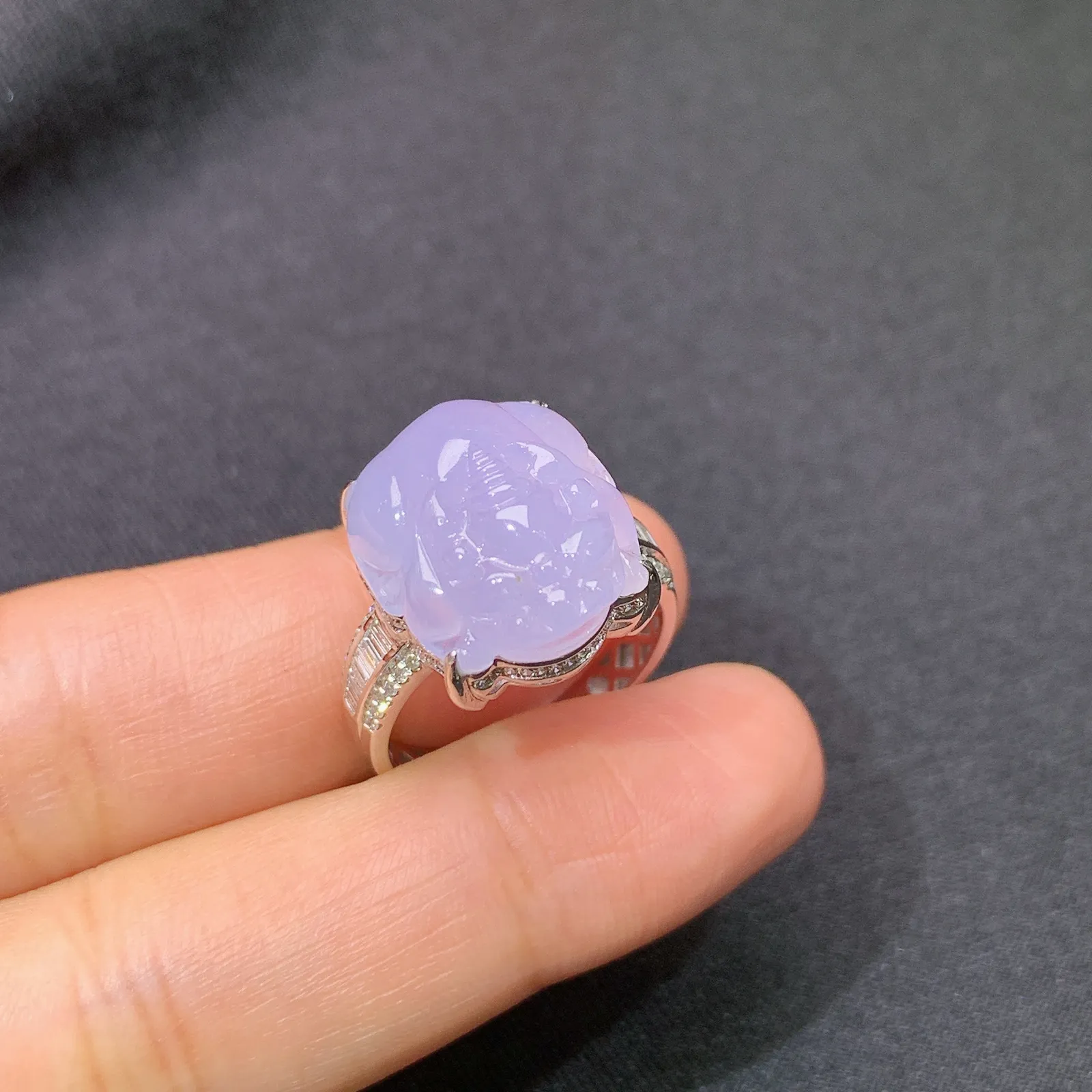 紫罗兰貔貅戒指，18k金钻镶嵌，温润细腻，色泽鲜艳，Tl圈口15裸石尺寸15.8*14.6*6.9