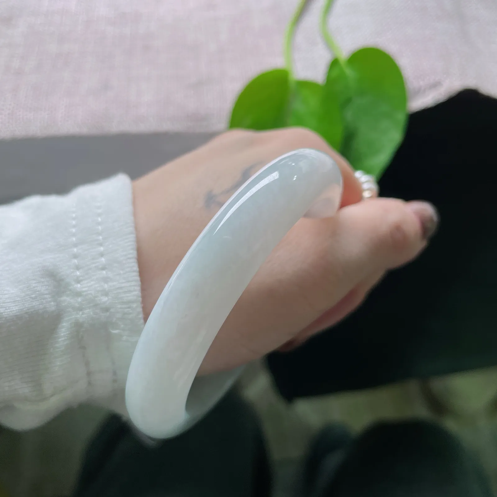 56/11.7/8.6，白底正圈，出水芙蓉，肉质细腻干净，清爽自然