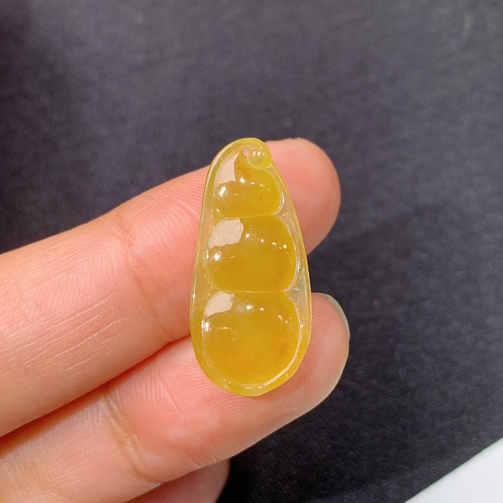 冰黄翡福豆，镶嵌佳品，冰润鲜艳，玉质细腻，种水足，Xg 尺寸23.5*11.1*3.7