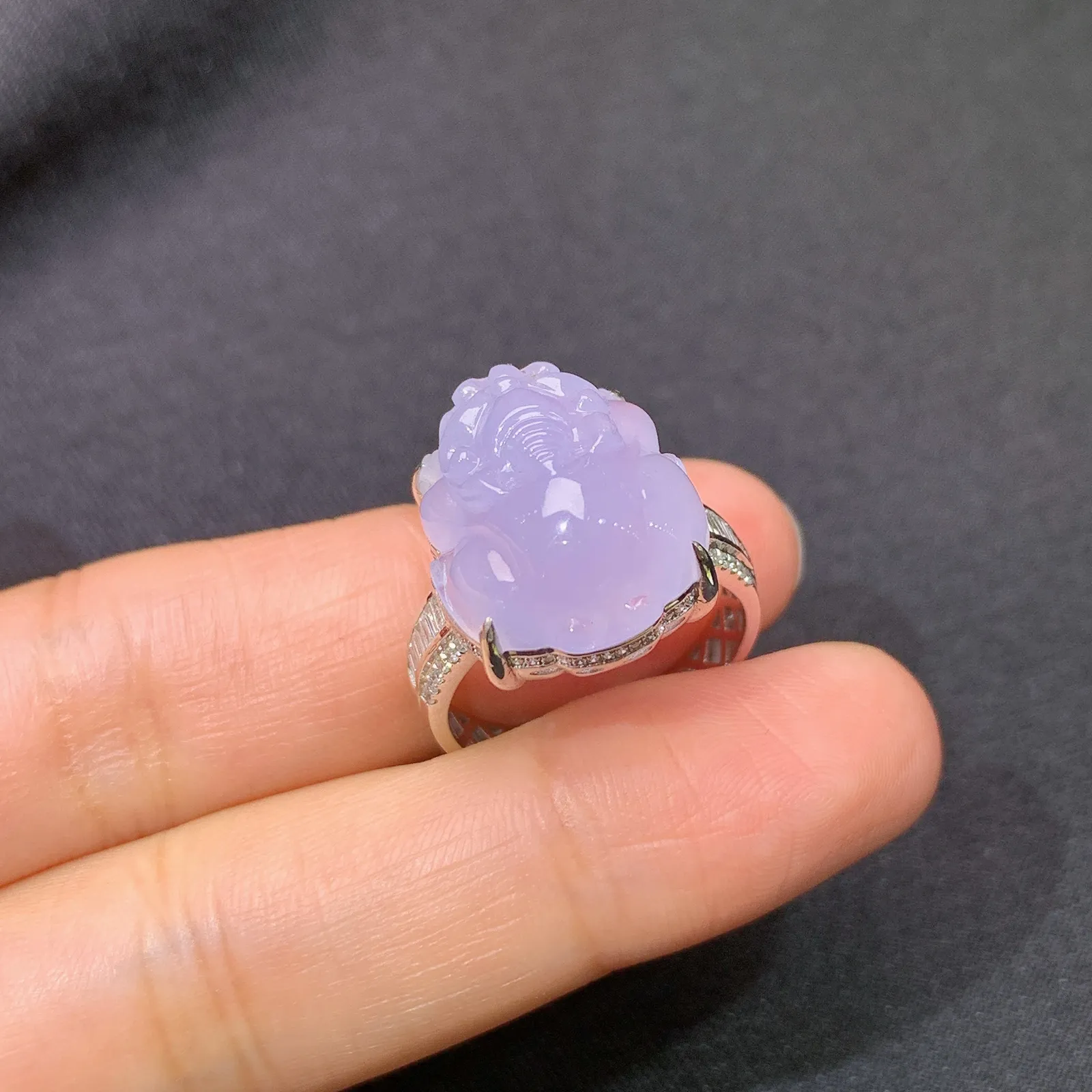 紫罗兰貔貅戒指，18k金钻镶嵌，温润细腻，色泽鲜艳，Tl圈口15裸石尺寸15.8*14.6*6.9