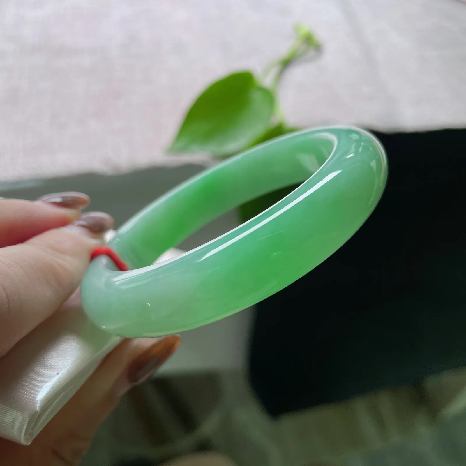 52.7/11.9/8.5绿底正圈，贵气，耐看，雍容华贵，耐看，甜美