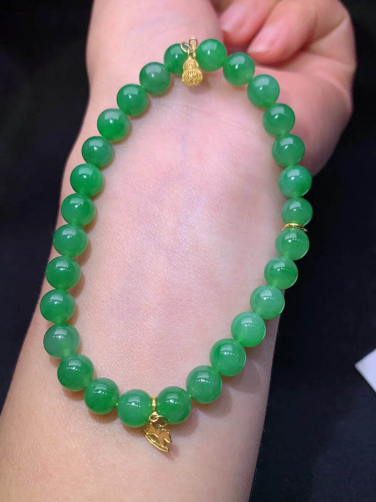 翠绿圆珠手串，手链，冰润色阳，玉质细腻，种水足，Be 直径6.1