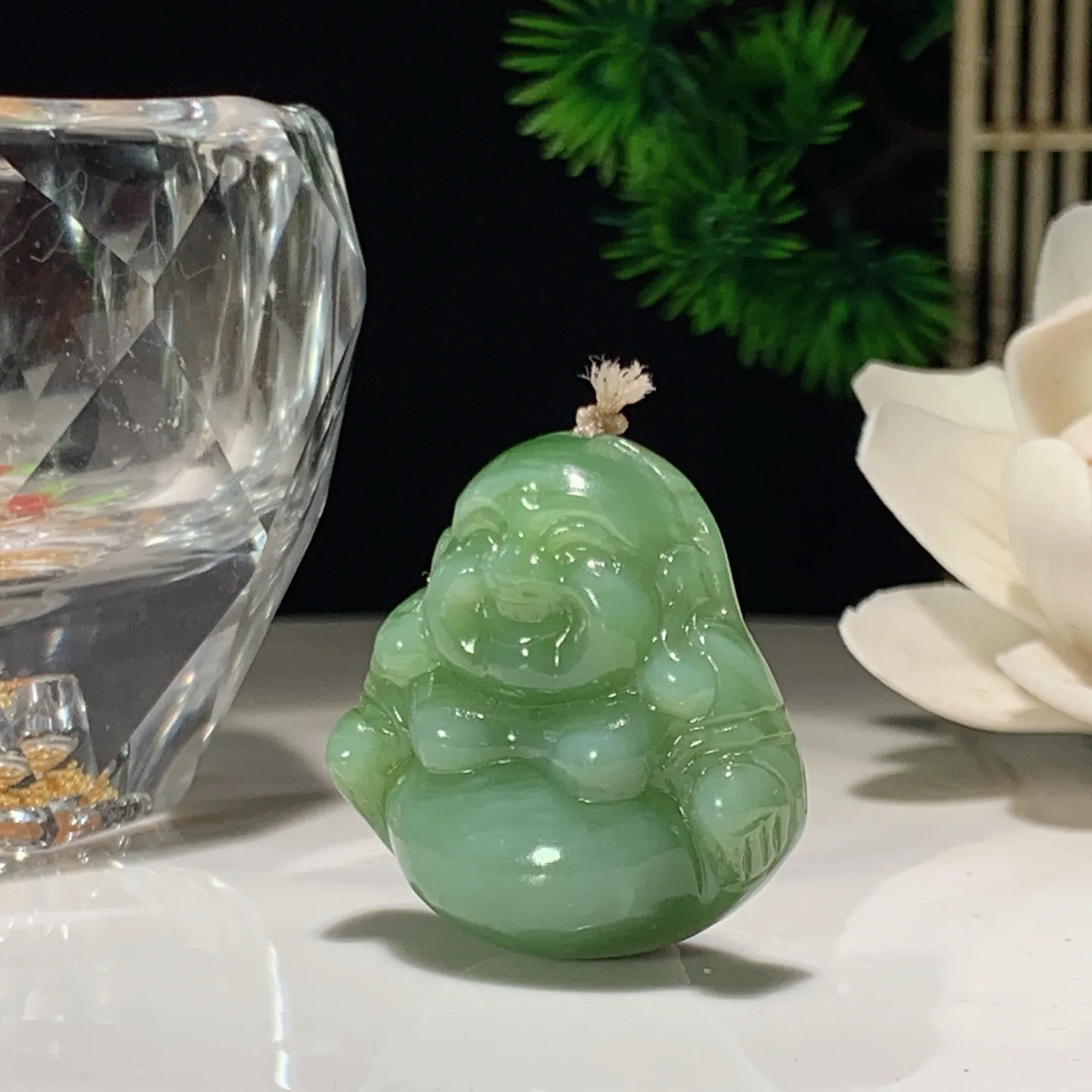 和田玉粉青俄罗斯碧玉佛引福来挂件 尺寸31/29/11重14.5克 玉质细腻油润 底色纯净 脂粉好，