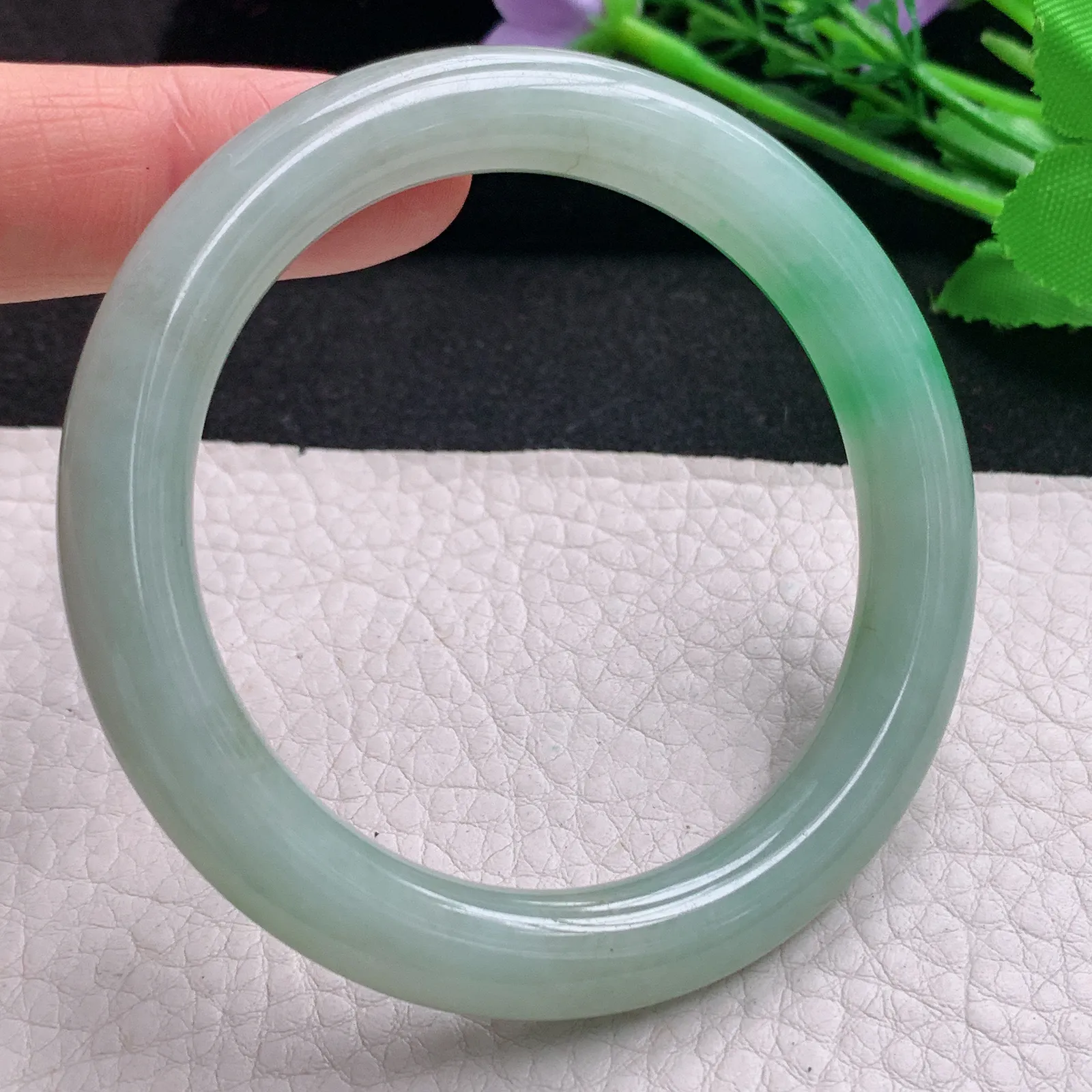 mq实拍55*9*9.5叮当镯 天然缅甸翡翠A货玉手镯飘绿水润圆条美人镯