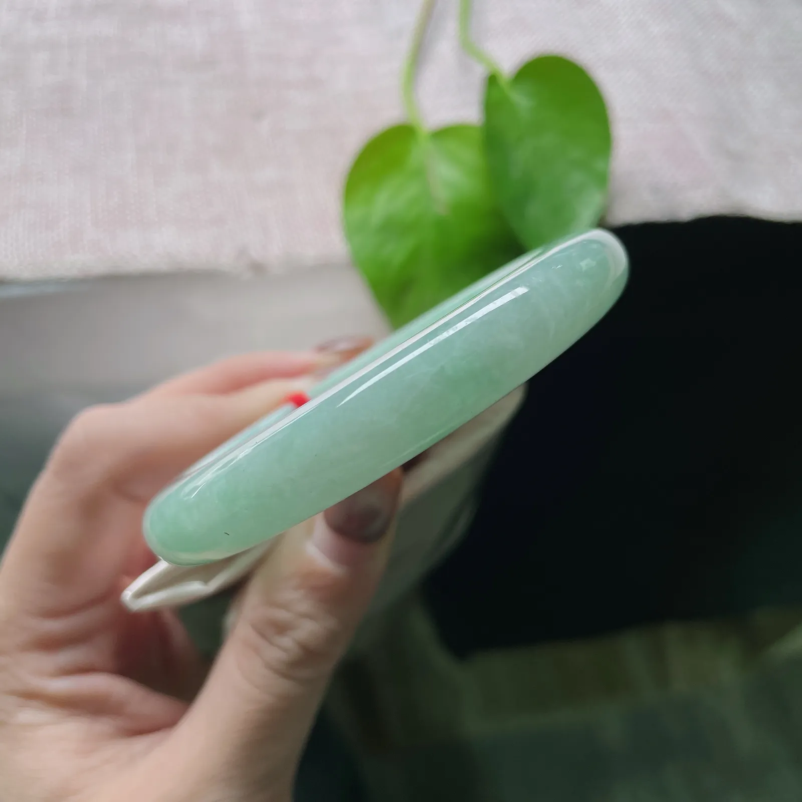 57.2/10.7/9.7绿底正圈，水润细腻，温婉可人，贵气，棉线