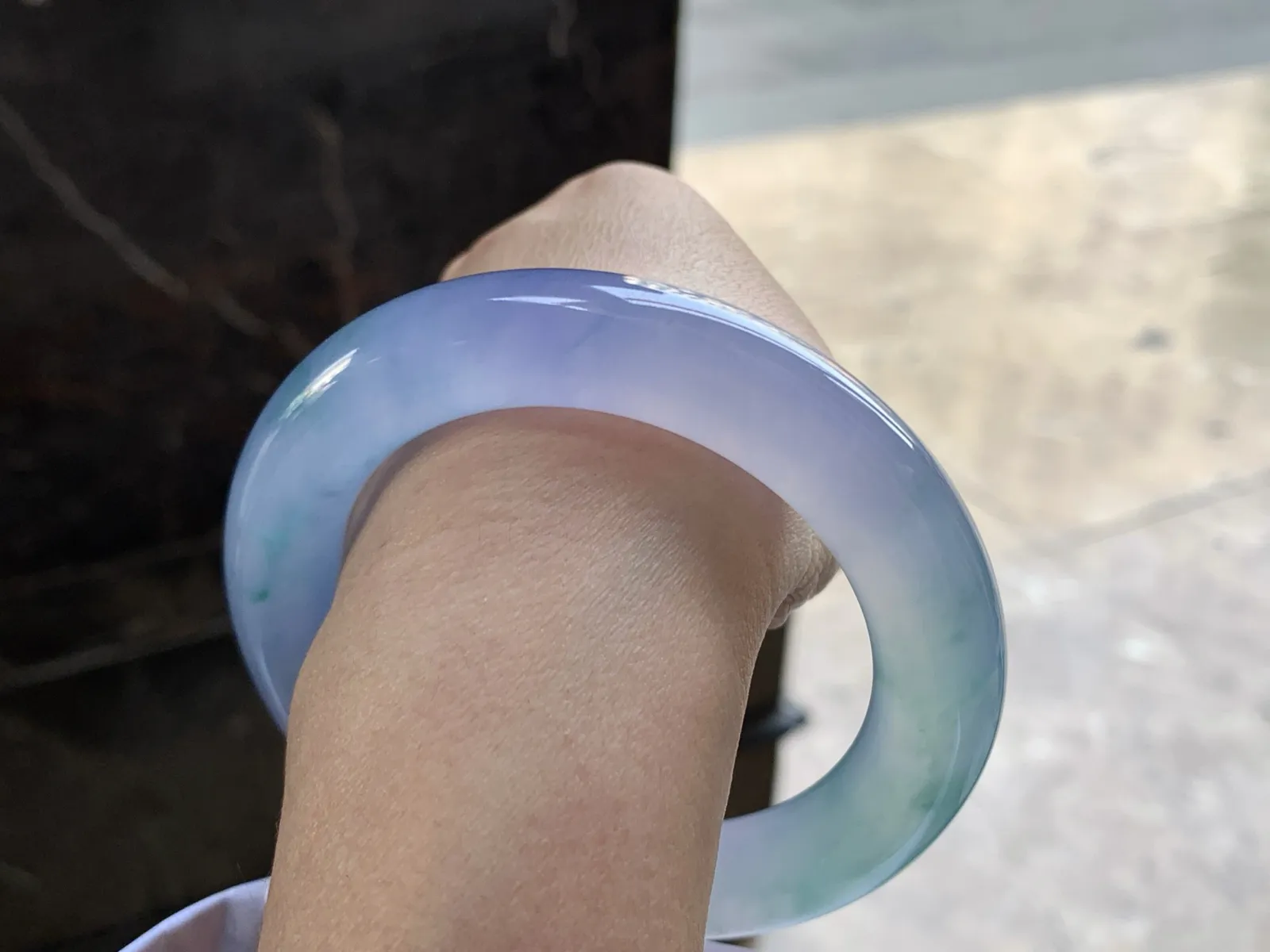 59-12.8

冰种紫罗兰飘花圆条手镯^_^颜色鲜艳 起光