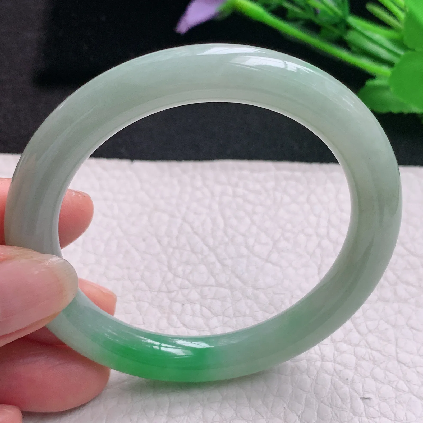 mq实拍55*9*9.5叮当镯 天然缅甸翡翠A货玉手镯飘绿水润圆条美人镯