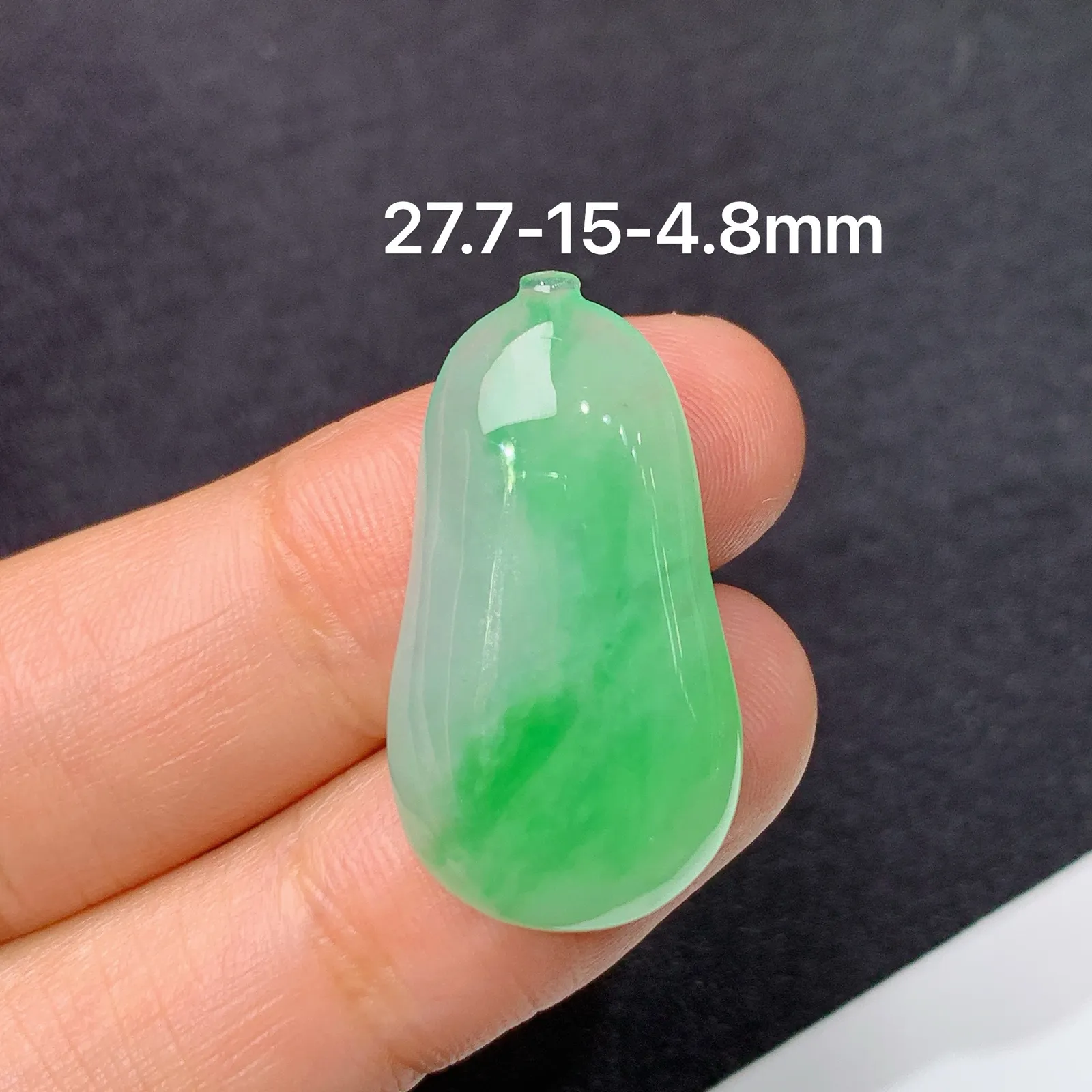 冰飘绿福瓜，镶嵌佳品，冰润色阳，玉质细腻，种水足，Xg 尺寸27.7*15*4.8