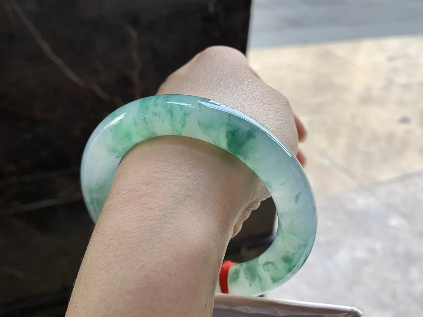 55.5-11.6

绿花圆条手镯^_^起光 飘花好看