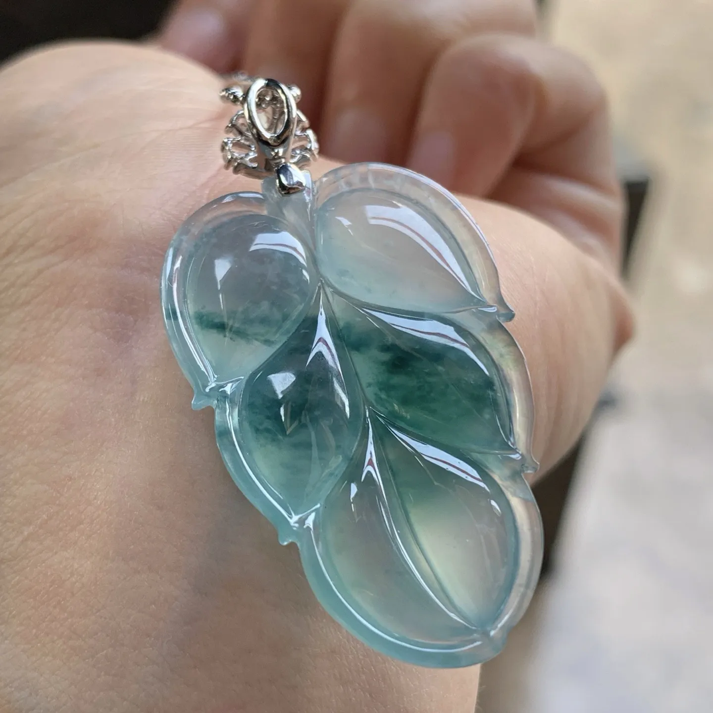 金扣蓝花叶子^_^鲜艳 起光 尺寸38-24.5-6mm