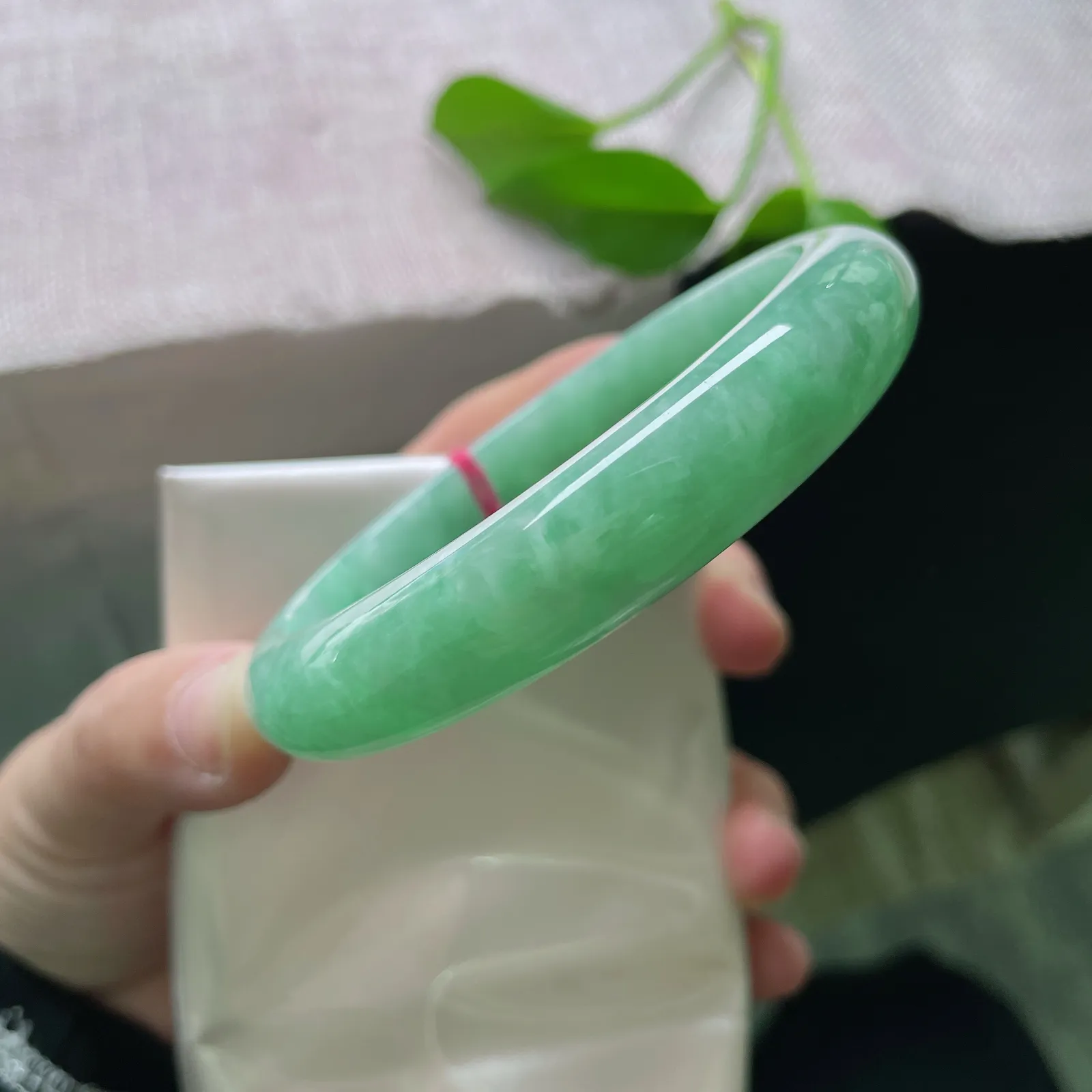 63.4/12.8/8.3果绿正圈，水润，大圈口，色系甜美，优雅大方