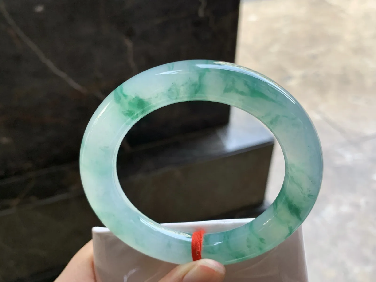 55.5-11.6

绿花圆条手镯^_^起光 飘花好看