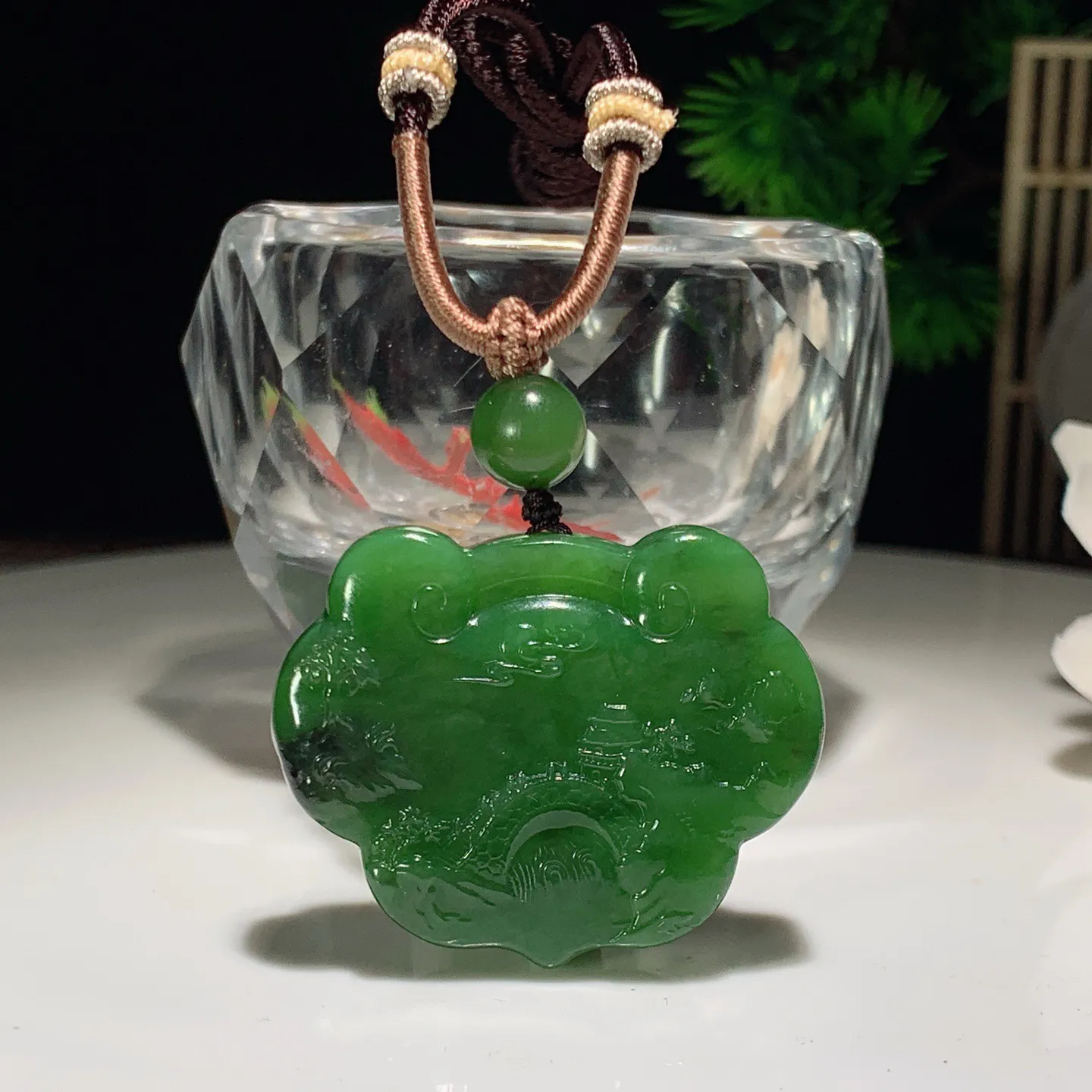 和田玉阳绿俄罗斯碧玉如意挂件 尺寸30/38/9重24.8克 玉质细腻油润 底色纯净 脂粉好，品质好。lt260228