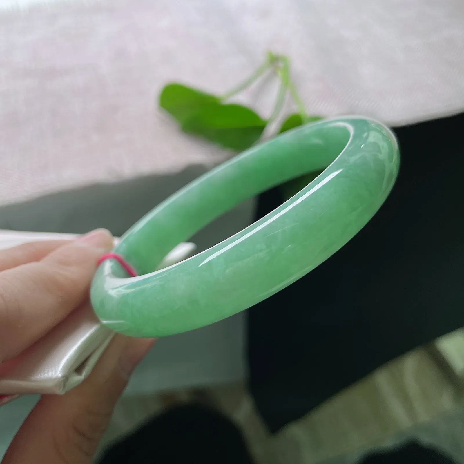 63.4/12.8/8.3果绿正圈，水润，大圈口，色系甜美，优雅大方