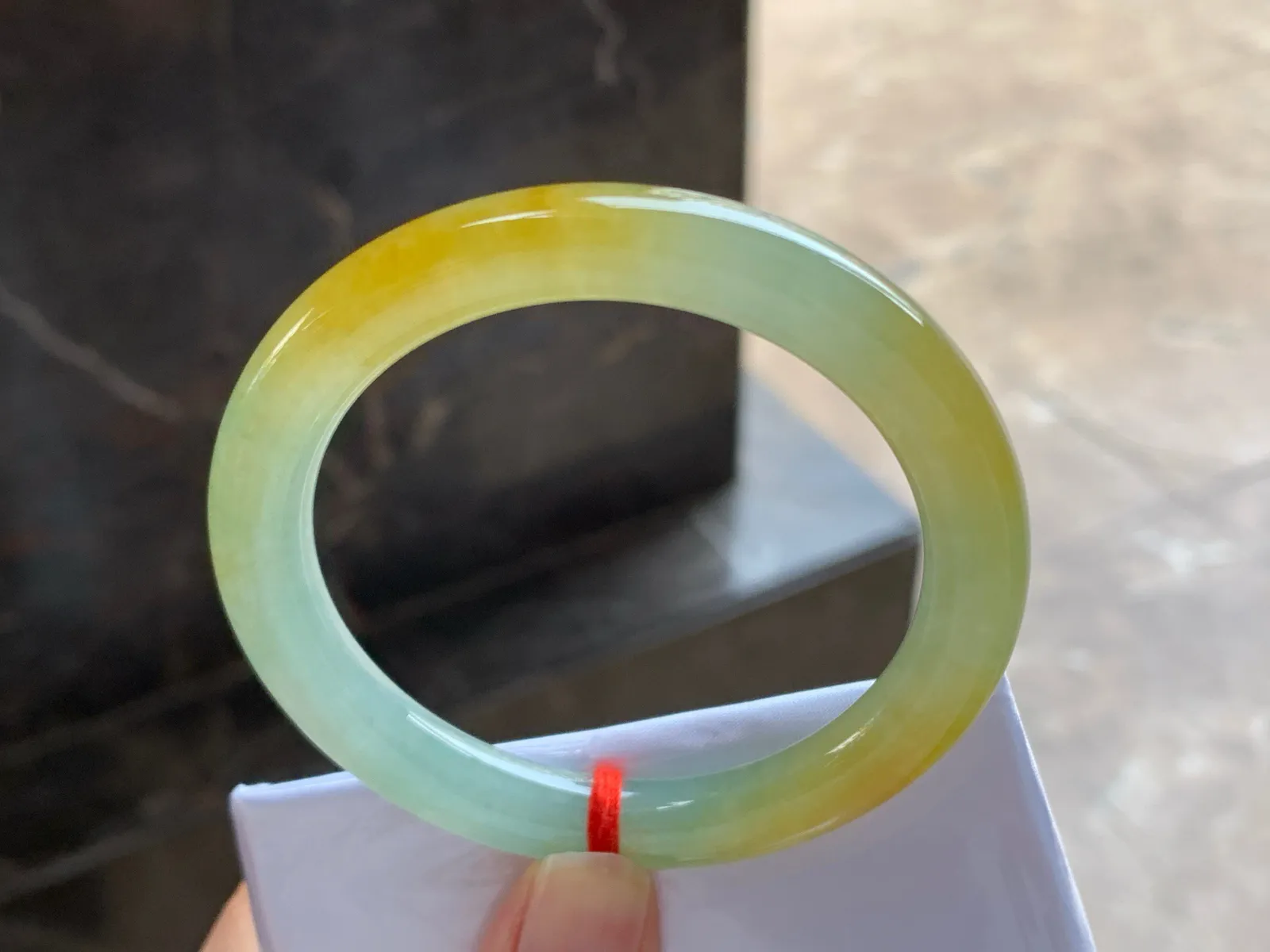 52-8.7

黄翡圆条手镯^_^鲜艳