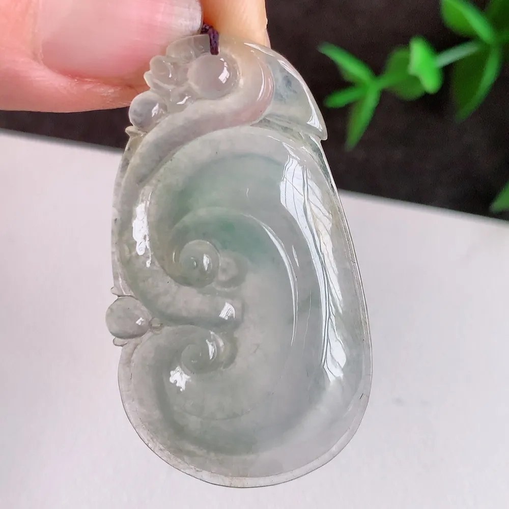 冰润吉祥如意翡翠吊坠  寓意“万事如意，吉祥如意,福寿绵长 心想事成”饱满大气，通透水润  W41.28尺寸：43-24.6-4.6mm