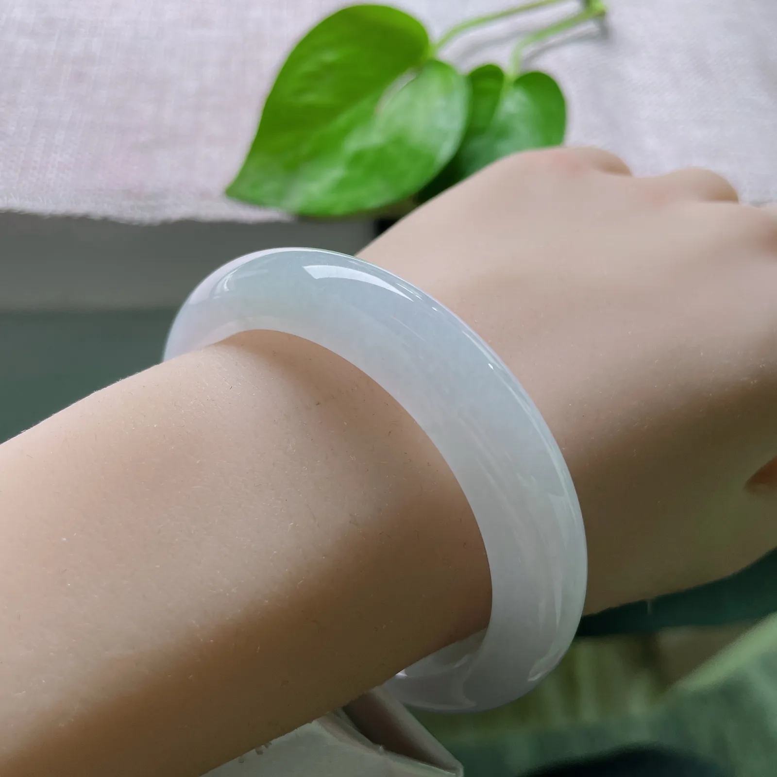 53.2/12.3/8.5，冰紫正圈，紫气东来承祥瑞，满圈柔紫裹着冰润胶质，玉质莹润