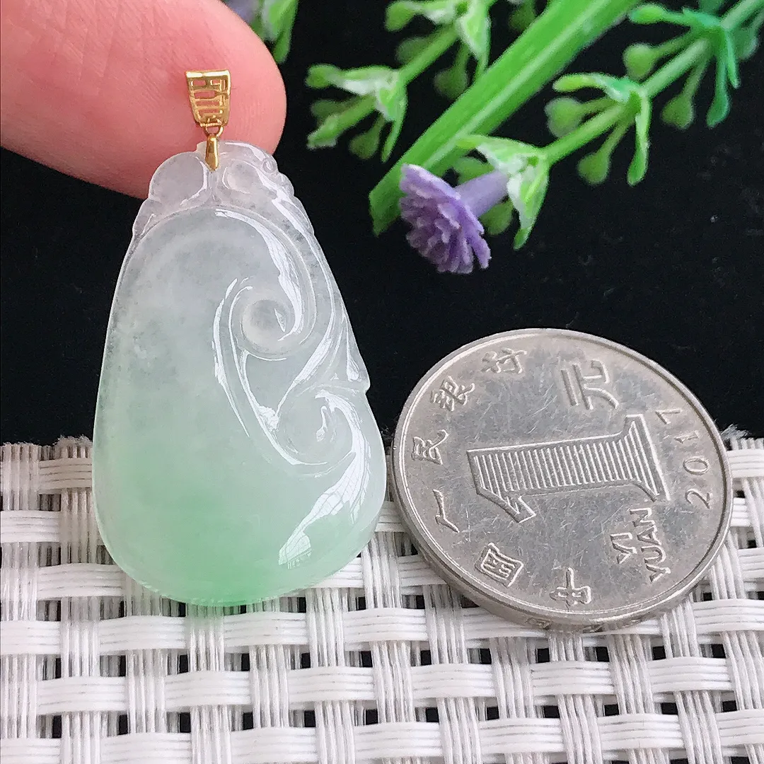 实拍A货翡翠32.2/20.1/4.5老坑18k金镶嵌冰润飘绿如意吊坠翡翠挂件