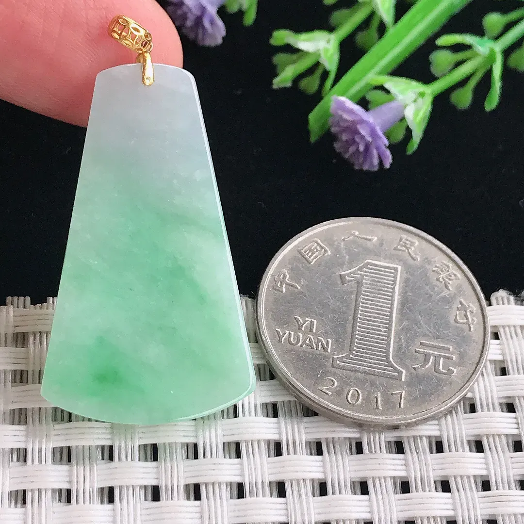 实拍A货翡翠35/21/3.7老坑18k金镶嵌飘绿无事牌吊坠翡翠挂件