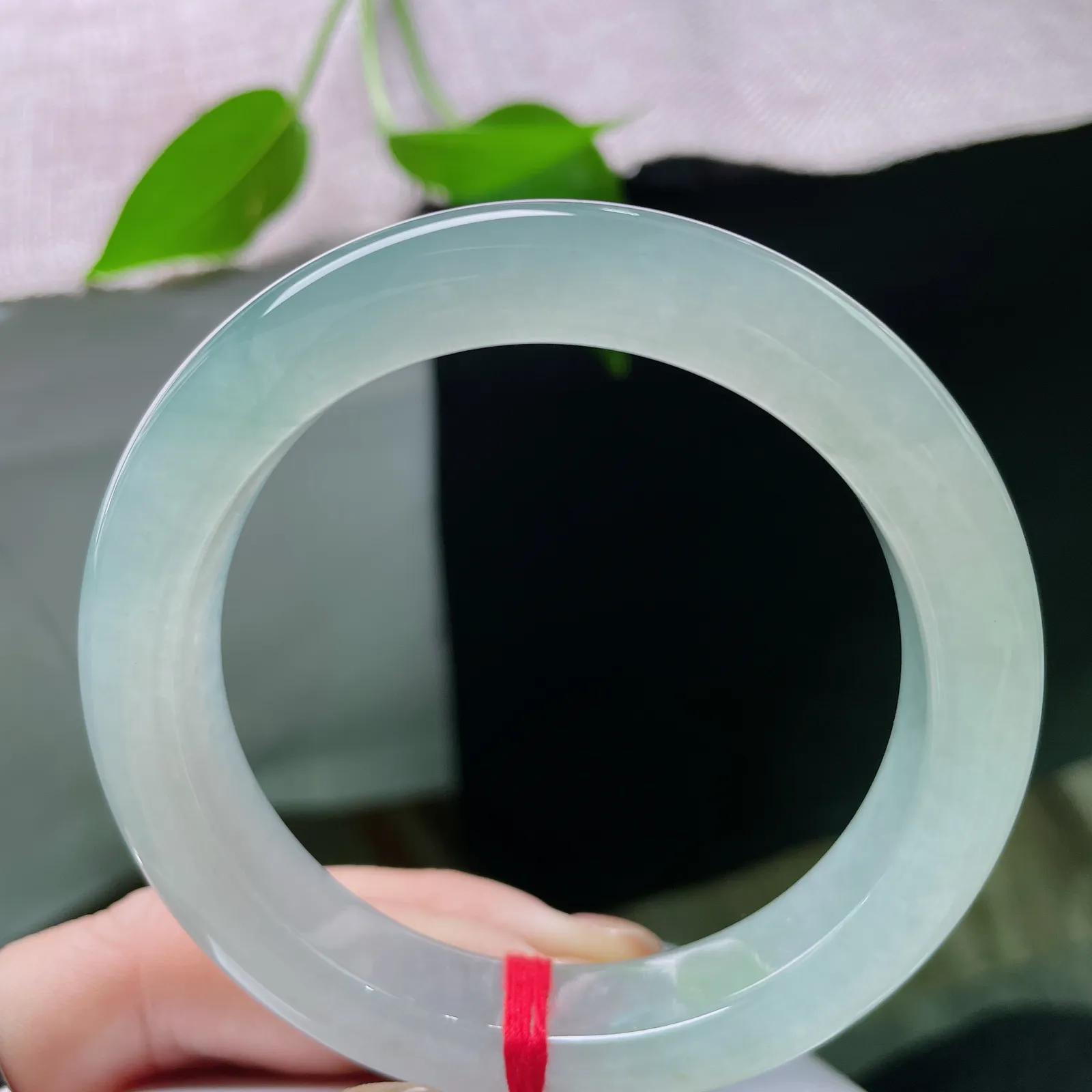 56.9/12.2/9.3冰晴底正圈，冰润，胶感，一婉清澈，婉间的温柔