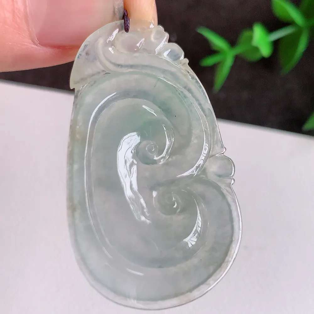 冰润吉祥如意翡翠吊坠  寓意“万事如意，吉祥如意,福寿绵长 心想事成”饱满大气，通透水润  W41.28尺寸：43-24.6-4.6mm