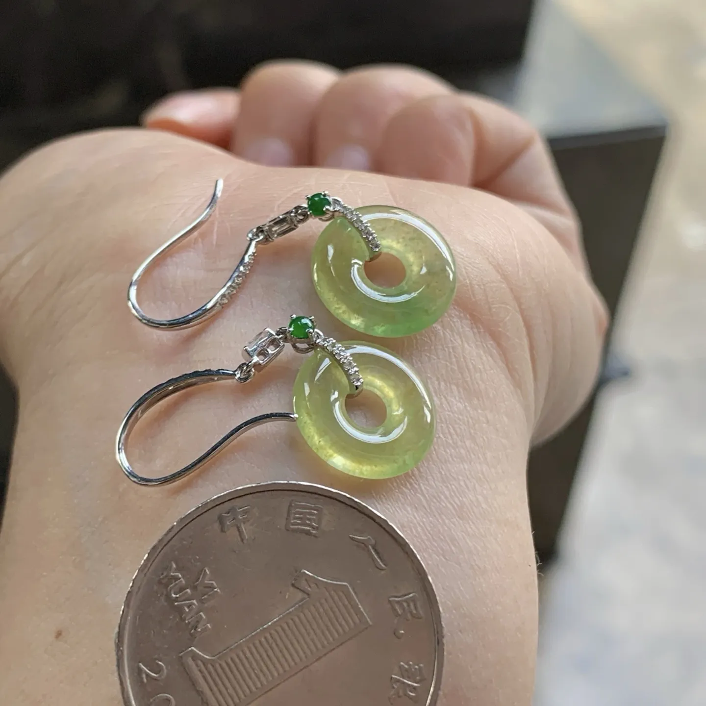 冰黄耳钩^_^冰透 水润 尺寸12.6-2.6mm