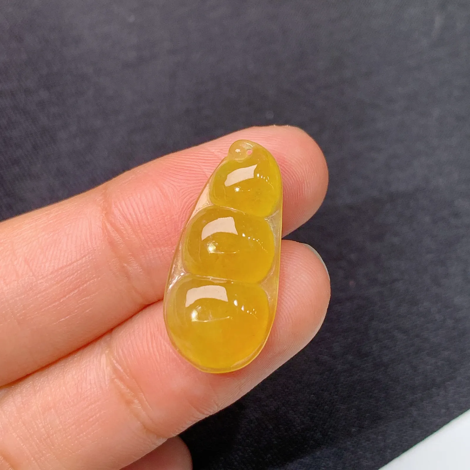 冰黄翡福豆，镶嵌佳品，冰润鲜艳，玉质细腻，种水足，Xg 尺寸23.5*11.1*3.7