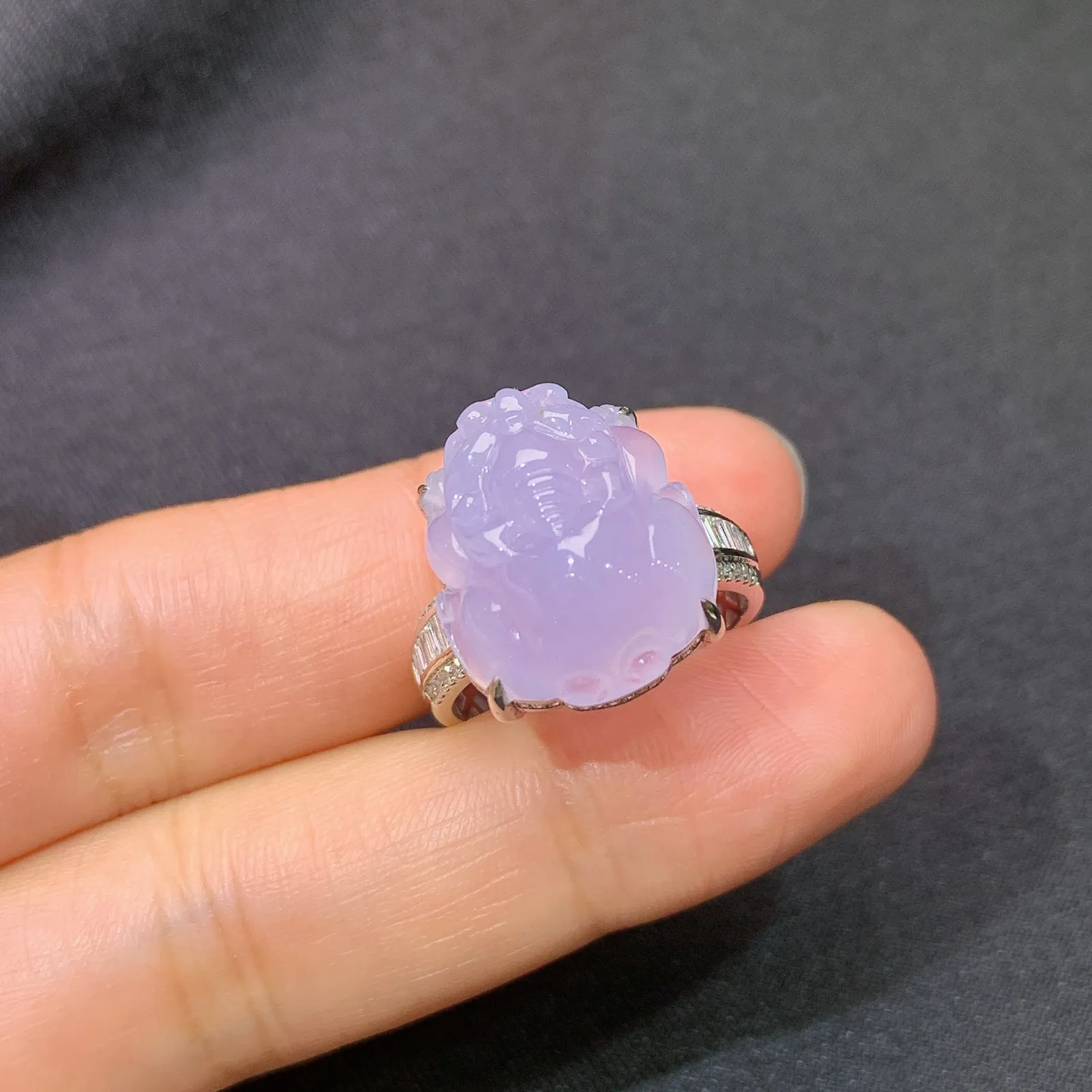 紫罗兰貔貅戒指，18k金钻镶嵌，温润细腻，色泽鲜艳，Tl圈口15裸石尺寸15.8*14.6*6.9