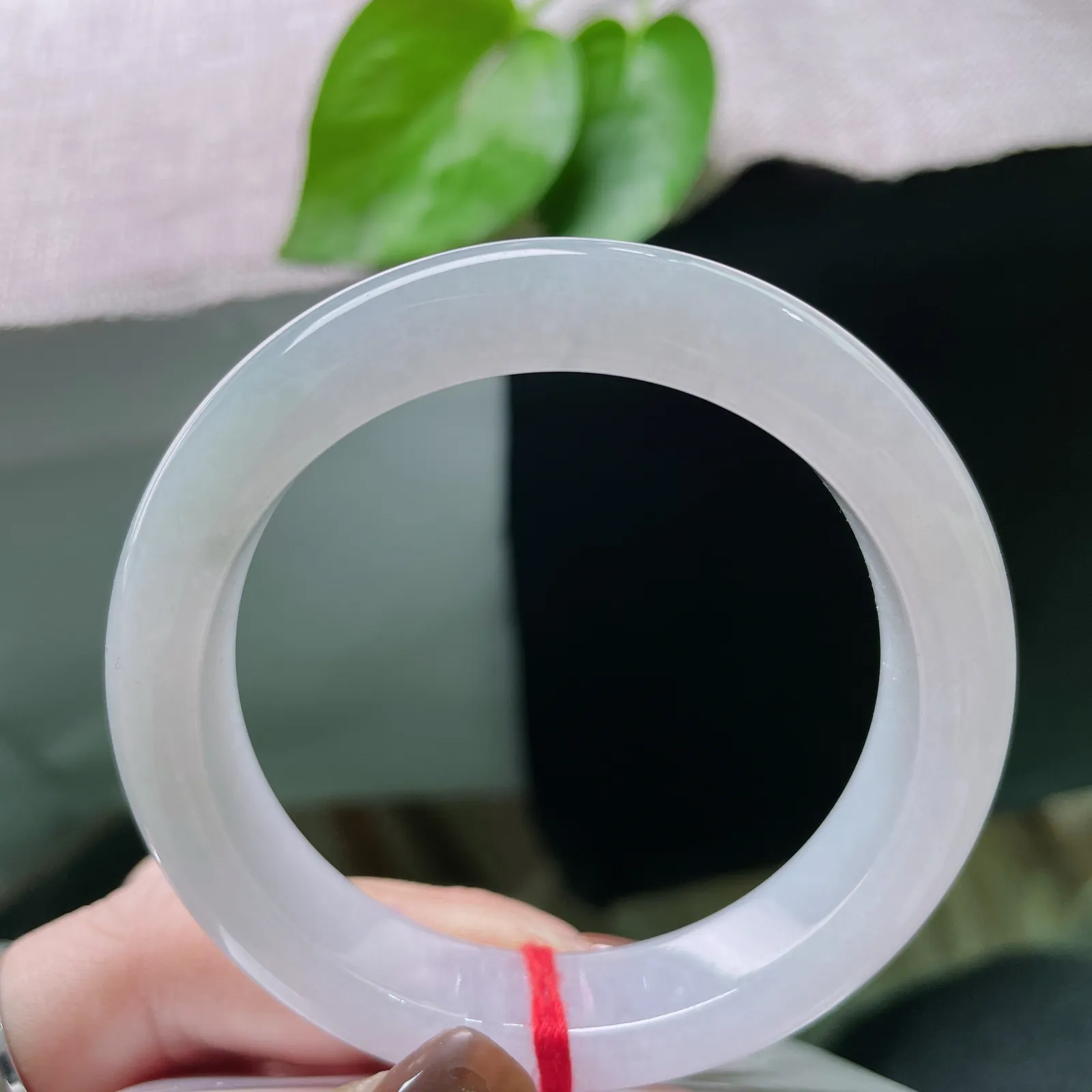 53.2/12.3/8.5，冰紫正圈，紫气东来承祥瑞，满圈柔紫裹着冰润胶质，玉质莹润